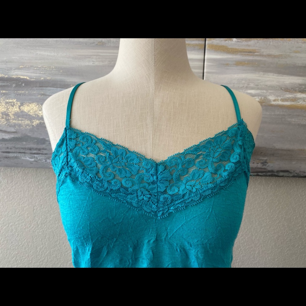 Lace Detailed Tank. - Picture 2 of 6